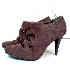 SIMPLY VERA MOAS GREY SUEDE SIDE ZIP BOOTIE 7M